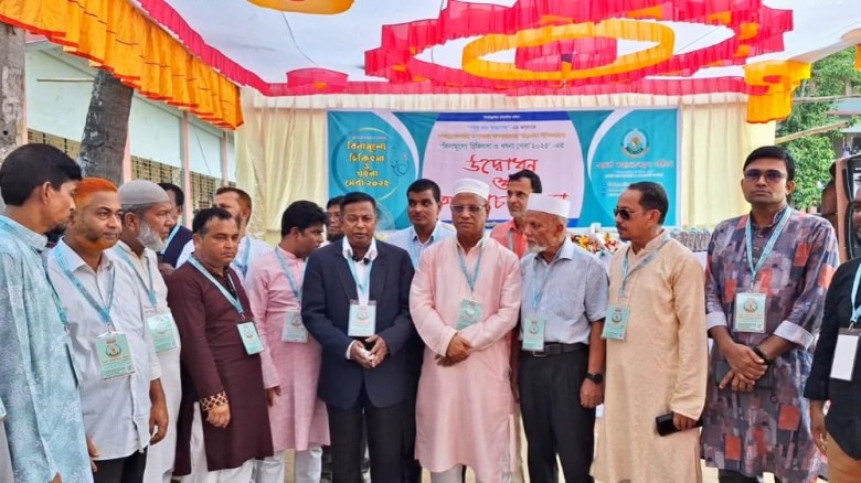 হাটহাজারীতে বিনামূল্যে চিকিৎসা ও খৎনা সেবা কর্মসূচি অনুষ্ঠিত...