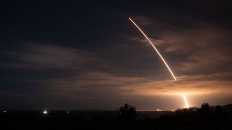 পরমাণু অস্ত্র বহনে সক্ষম ব্যালিস্টিক ক্ষেপণাস্ত্র পরীক্ষা যু