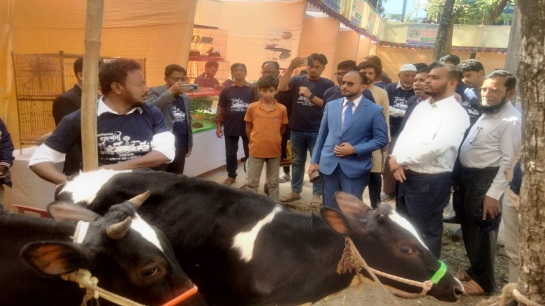 বাঁশখালীতে প্রাণিসম্পদ প্রদর্শনী অনুষ্ঠানে বক্তারা