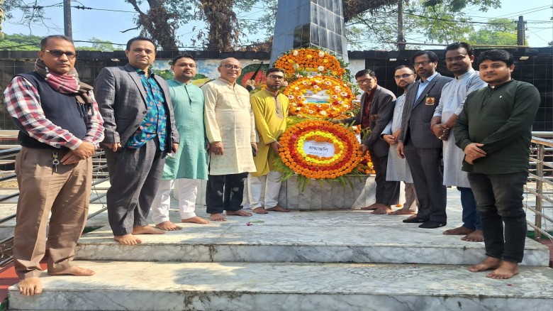 মহান বিজয় দিবস ২০২৫ উপলক্ষে বোয়ালখালী প্রেস ক্লাবের পুষ্পমাল