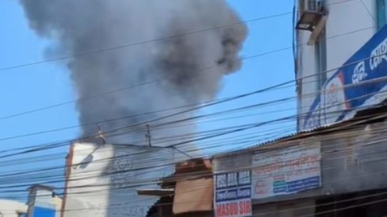 চট্টগ্রামে আগুনে পুড়ল ভাঙারির দোকান