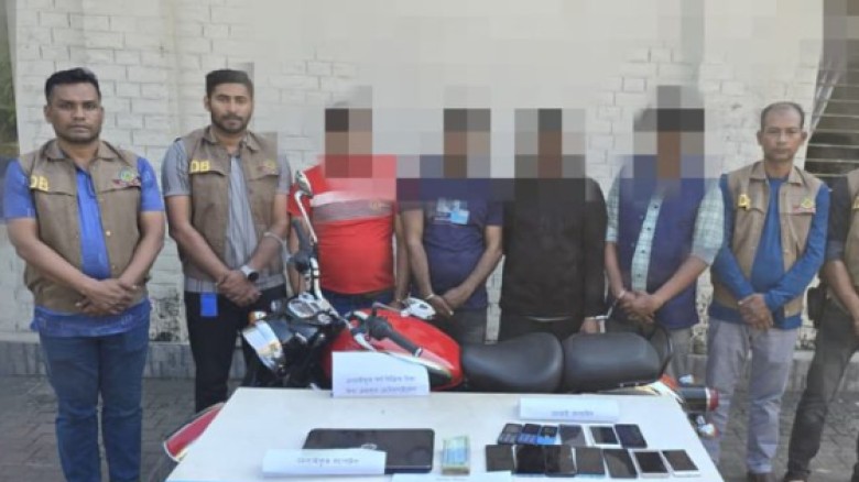 চট্টগ্রামে বাসা থেকে ২০ ভরি স্বর্ণালঙ্কার ও ল্যাপটপ চুরি গ্র