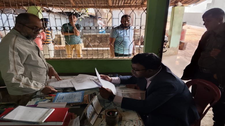 সাতকানিয়ায় দুই ইটভাটাকে চার লাখ টাকা জরিমানা