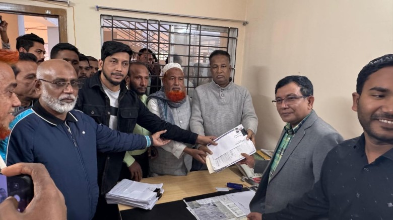 পটিয়ায় স্বতন্ত্র প্রার্থী হিসেবে মনোনয়ন পত্র জমা দিলেন বিএনপ