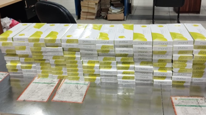 চট্টগ্রাম বিমানবন্দরে ৩০ লাখ টাকার অবৈধ সিগারেট জব্দ