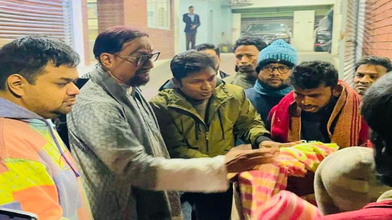 শীতবস্ত্র বিতরণ কর্মসুচির শুভ উদ্বোধন করেন চট্টগ্রাম সিটি মেয়র ডাঃ শাহাদাত হোসেন...