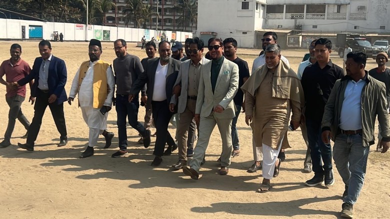 চট্টগ্রামে তারেক রহমানের মহাসমাবেশ উপলক্ষে পলোগ্রাউন্ড মাঠ পরিদর্শনকালে ডা. শাহাদাত হোসেন...