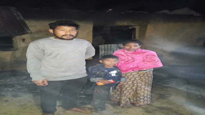 আগুনে পুড়ে ছাই অংগ্যজেং মারমার স্বপ্নের ঘর নিঃস্ব কিডনি রোগ