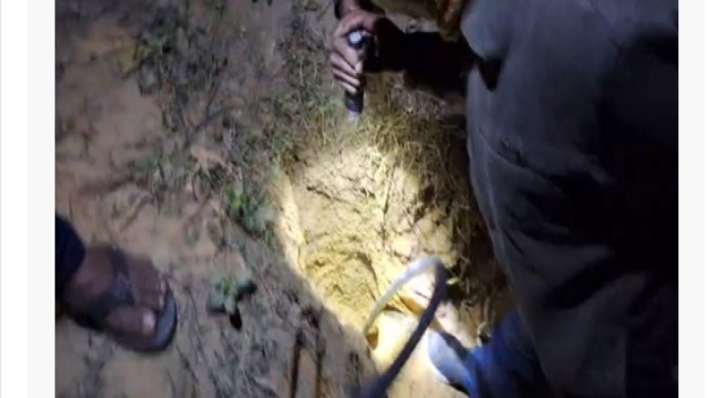 রাউজানে গভীর গর্ত থেকে উদ্ধার হওয়া শিশু মিসবাহ মারা গেছে