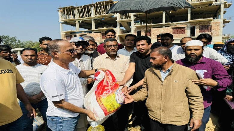 রমজানের আগে মিরসরাইয়ের ৫ শতাধিক অসচ্ছল পরিবারের পাশে দাঁড়ালে