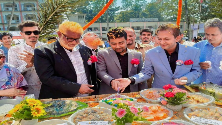 সিরাজুল ইসলাম ডিগ্রি কলেজে বসন্তবরণ ও পিঠা উৎসব