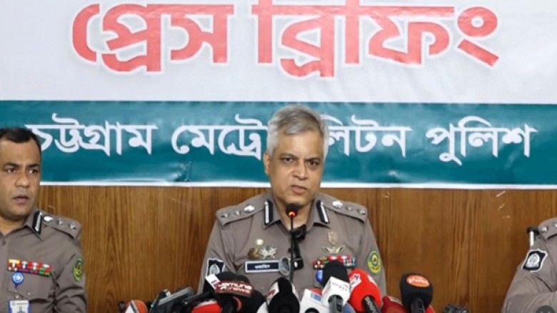 অপরাধীদের ধরতে মধ্যরাতে চট্টগ্রামে সমন্বিত অভিযান