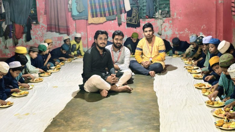 রামাদান মাসে কোরানের হাফেজ দের নিয়ে মোস্তফা হাকিম ব্লাড ব্যা