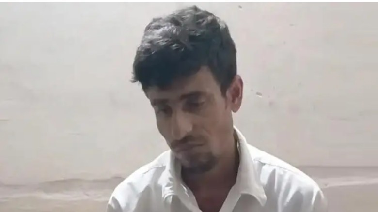 বাসে চবি ছাত্রীকে যৌন হয়রানির অভিযোগ, পুলিশে সোপর্দ