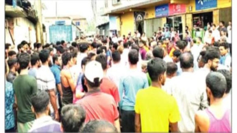 পটিয়া লবণ শ্রমিকদের  মাথায় হাত। সন্চয়ের ৩কোটি টাকা নিয়ে  ক্য