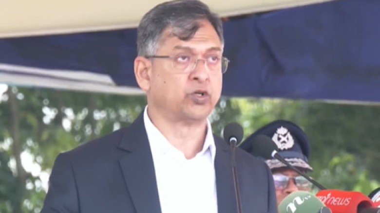 বর্তমান পোশাকে পুলিশ সন্তুষ্ট নয়, আগের পোশাকে ফিরতে সরকার ক