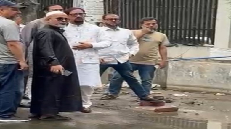 হিজড়া খাল সংস্কার করা হচ্ছে :  পরিদর্শনকালে মেয়র ডা. শাহাদাত