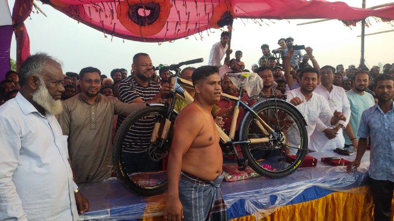 মিরসরাইয়ে বলি খেলার মাঠে জনসমুদ্র, ফিরে এলো গ্রামীণ ঐতিহ্যের