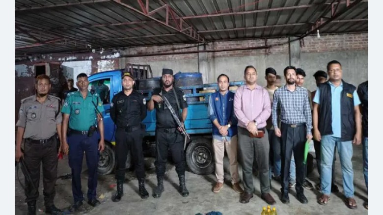 অনুমোদন ছাড়া বোতলজাত, চট্টগ্রামে ১০৪২ লিটার সয়াবিন তেল জব্দ