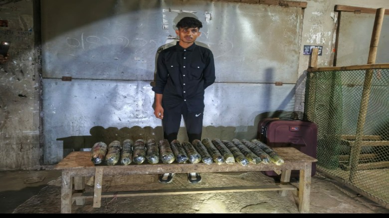 মানিকছড়িতে সেনাঅভিযানে সাড়ে ৮ কেজি গাঁজাসহ যুবক আটক