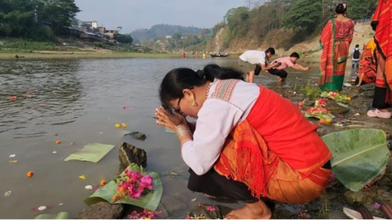 সাঙ্গু নদীতে ফুল ভাসিয়ে বান্দরবানে বর্ষবরণ উৎসব শুরু