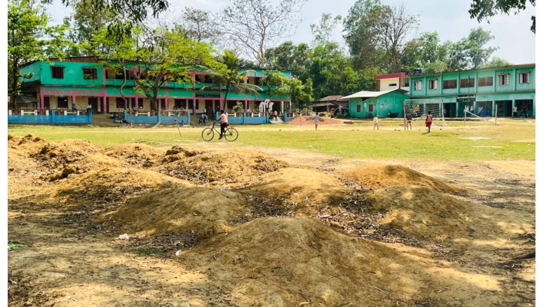 লোহাগাড়ায় চরম্বা উচ্চ বিদ্যালয় মাঠ ভরাট প্রকল্পে অনিয়মের অভি