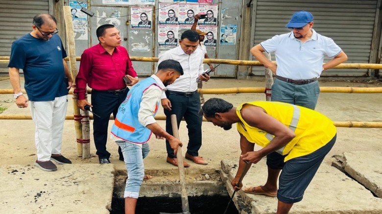 নগরবাসী সচেতন না হলে জলাবদ্ধতার স্থায়ী সমাধান সম্ভব নয়— মেয়র ডা. শাহাদাত হোসেন...