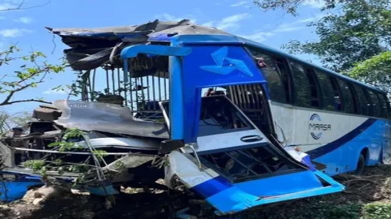 চট্টগ্রামে দুই বাসের মুখোমুখি সংঘর্ষে নিহত ১, আহত ৭