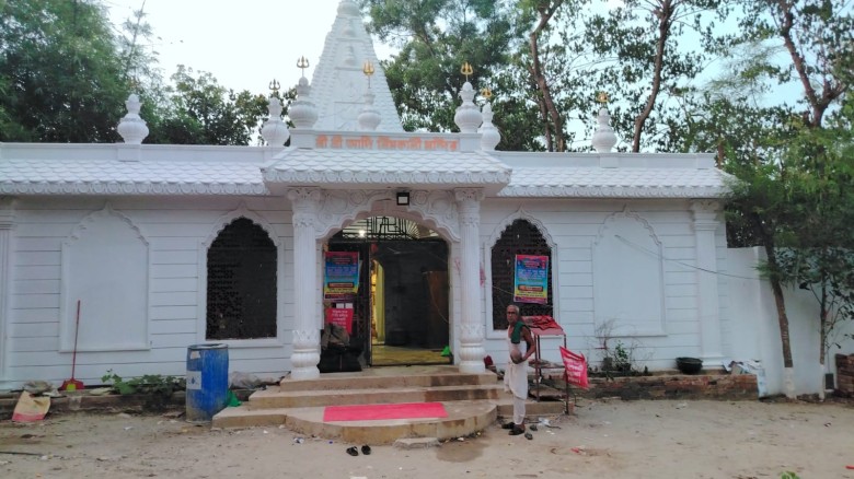 বাঁশখালীতে প্রায় সাড়ে ত্রিশতবর্ষী মন্দিরে চুরি