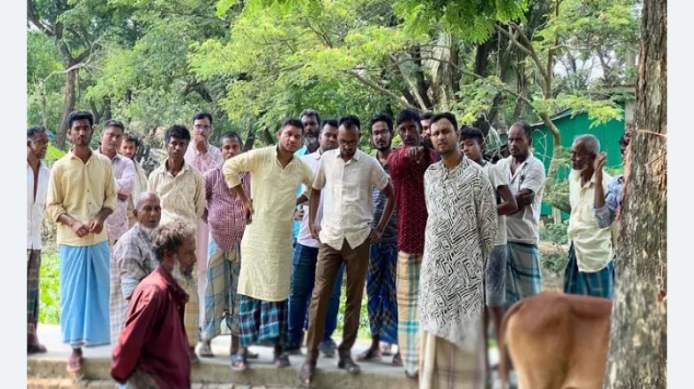 চট্টগ্রামে দুই পরিবারের কাঁটায় ‘অবরুদ্ধ’ শতাধিক পরিবার