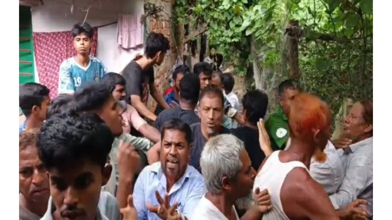 বাপের বাড়ির কবরস্থানে দাফন হয়নি মেয়ের লাশ, সমাজের বাধা
