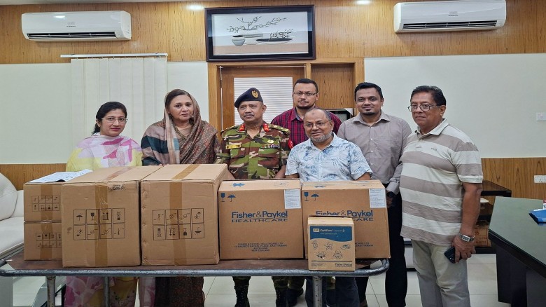 শিশু চিকিৎসায় নতুন সহায়তা, চমেকে চিকিৎসা সরঞ্জাম দিল বিকন বা