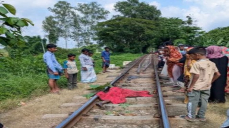 পটিয়ায় রেললাইন দিয়ে ২ বৃদ্ধা হাটঁতে গিয়ে ১জন নিহত অপরজন আহত