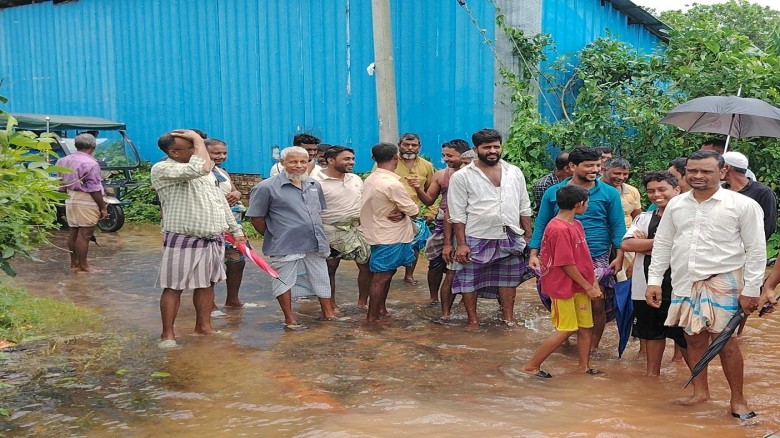 কর্ণফুলীতে আওয়ামী লীগের উপদেষ্টার দখলে সরকারি কালভার্ট