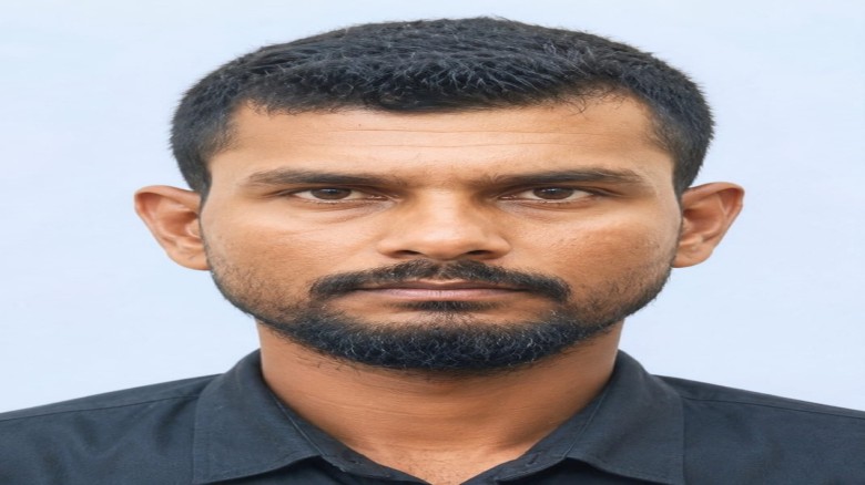 দুর্বৃত্তের হামলায় ক্ষতবিক্ষত লরি চালক, মিরসরাইয়ে মিলল মরদেহ...