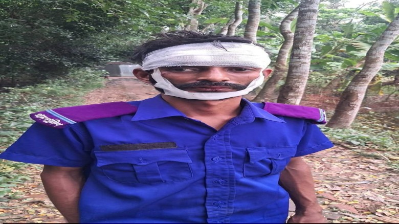 বোয়ালখালীতে চৌকিদারের উপর হামলার অভিযোগ...
