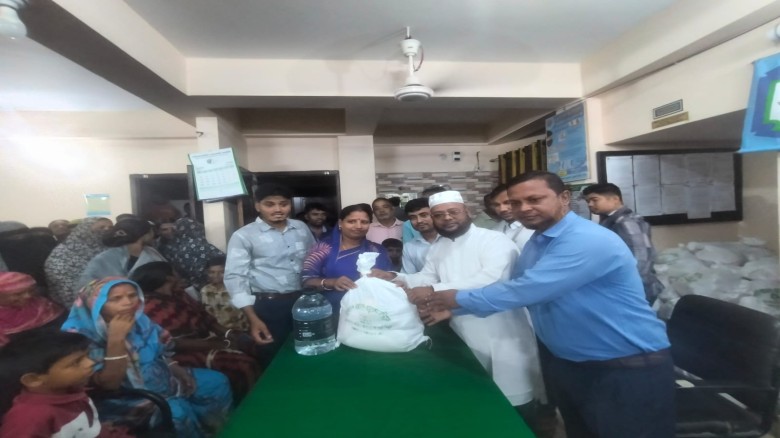 পটিয়ায় 'বিজ'-এর উদ্যোগে বন্যায় ক্ষতিগ্রস্তদের মাঝে ত্রাণসামগ