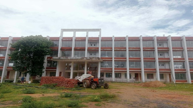 গুইমারায় উপজেলা প্রশাসনিক ভবন চালু না করায় চরম জনদুর্ভোগ।