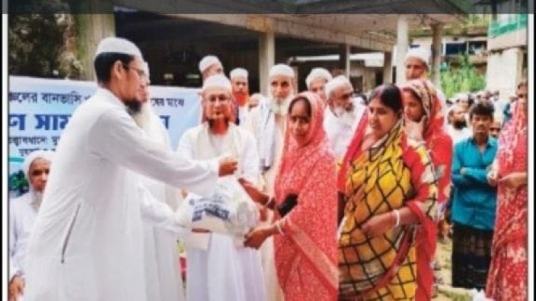 পটিয়া আল জামিয়া,৫শ পরিবারের মাঝে খাদ্য সামগ্রী বিতরণ।