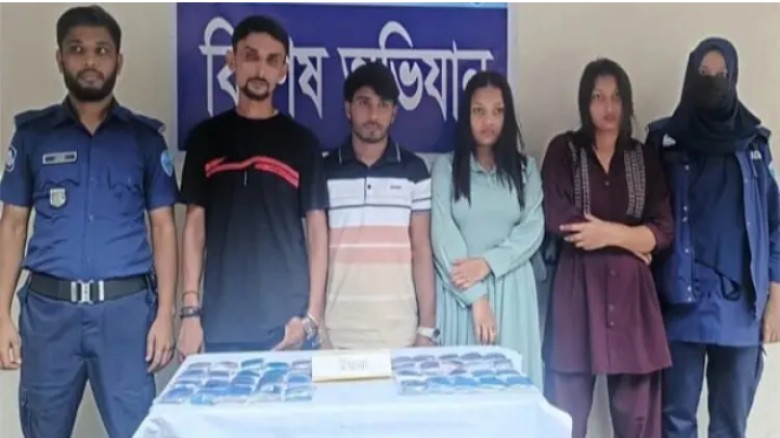 প্রাইভেটকারে ইয়াবা পাচারের সময় চারজন আটক