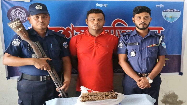 খাগড়াছড়িতে গাঁজাসহ ১৩ মামলার আসামি গ্রেফতার