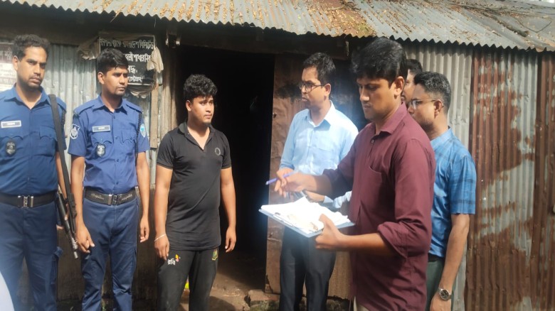 চন্দনাইশে অস্বাস্থ্যকর পরিবেশে খাদ্য উৎপাদন: মায়ের দোয়া বে