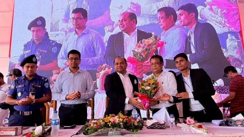 চন্দনাইশ গাছবাড়ীয়া সরকারি কলেজে নবীনবরণে এমপি জসীম উদ্দীনের 