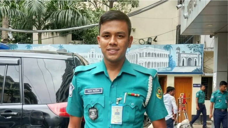 ছিনতাইকারীকে ধাওয়ার সময় বাসের ধাক্কায় আহত পুলিশ কনস্টেবলের ম