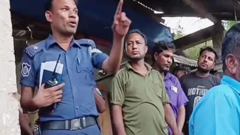 প্রকাশ্যে ঘুস গ্রহণকে যৌক্তিক দাবি করা সেই এএসআই ক্লোজড