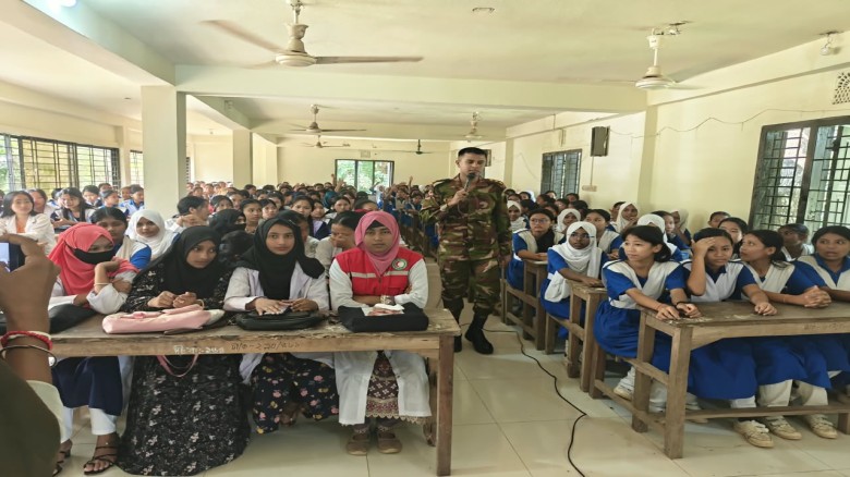 বাংলাদেশ সেনাবাহিনীর উদ্যোগে ৫শতাধিক কিশোরীদের স্বাস্থ্য সচে