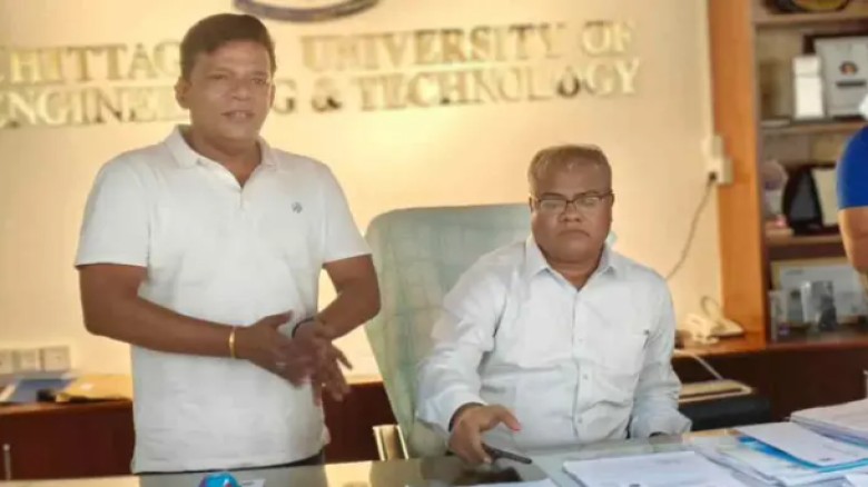 ২১ ঘণ্টা পরেও নিজ কার্যালয় থেকে বের হতে পারেননি চুয়েটের উপা