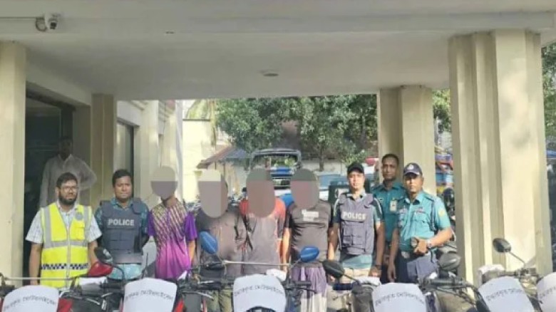 চট্টগ্রামে আন্তঃজেলা চোর চক্রের ৪ সদস্য গ্রেপ্তার, ৬টি বাইক 