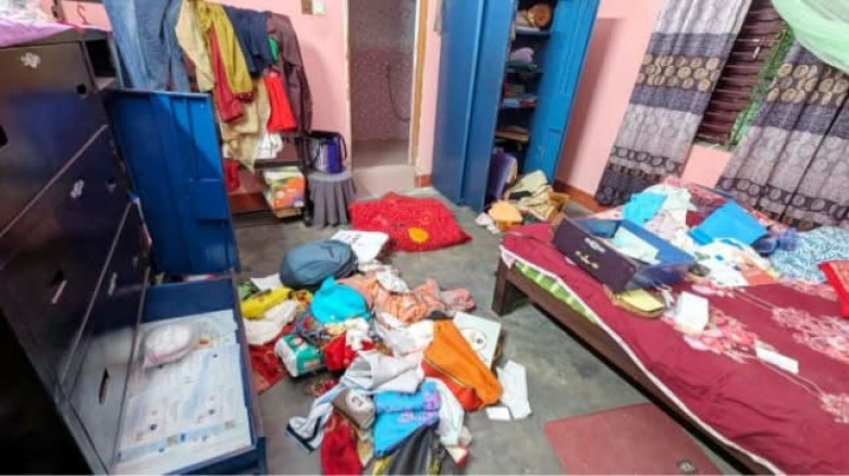 বোয়ালখালীতে ২ ভরি স্বর্ণসহ নগদ ২০ হাজার টাকা চুরি