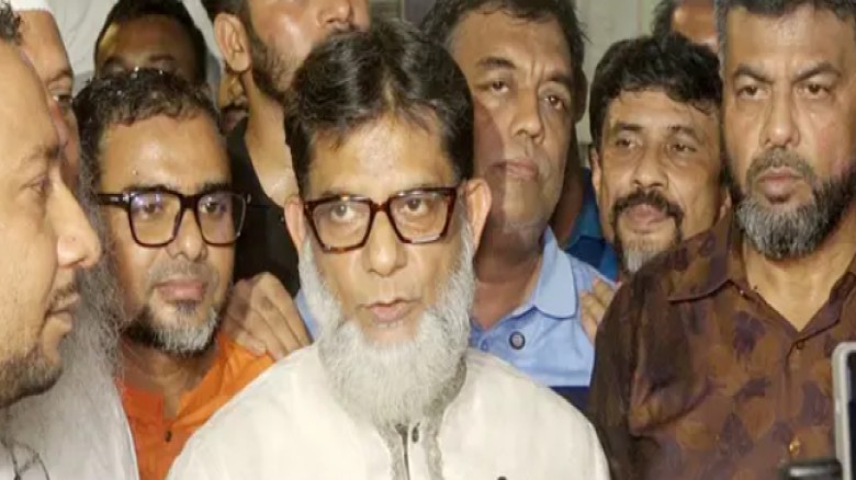 মহানগর এক্সপ্রেসে চড়ে গভীর রাতে ফেনীতে প্রতিমন্ত্রী